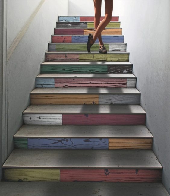 الدرج الخشبي إلى الطابق الثاني في منزل خاص (75+ صور): النقاط المهمة التي يجب الانتباه إليها عند الاختيار