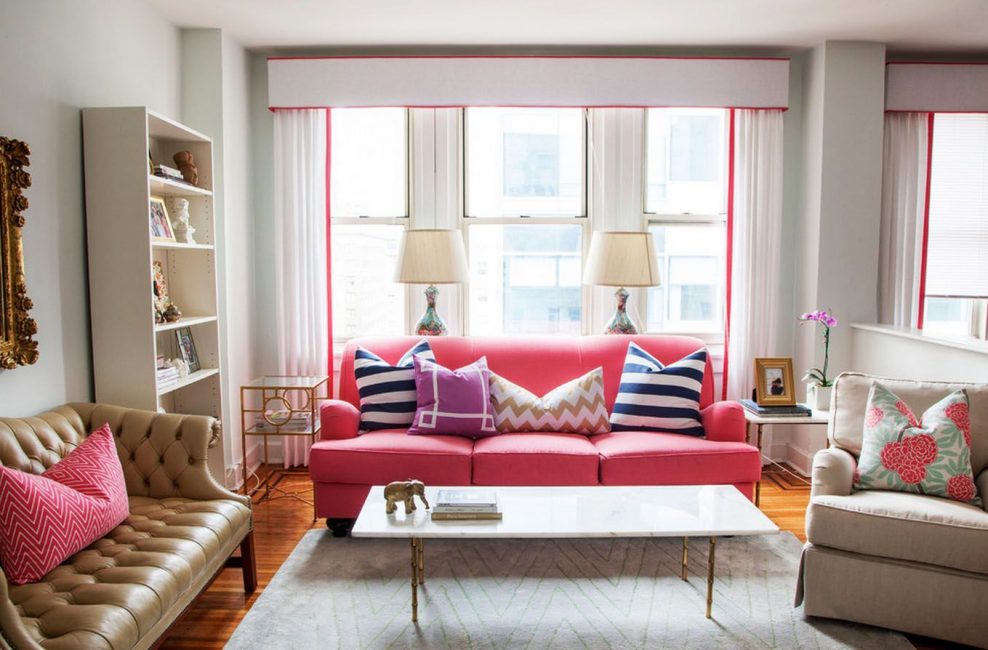 Dilute color with bright pillows