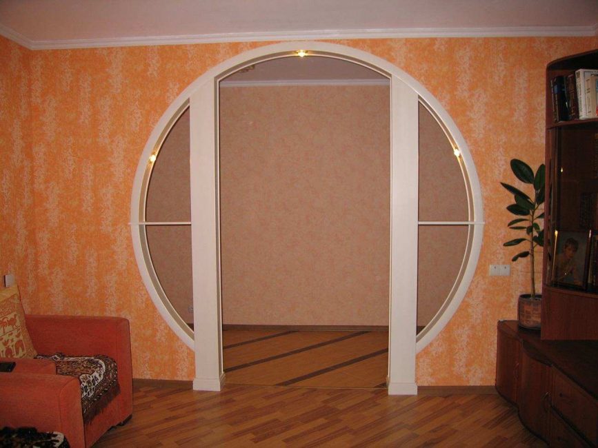 Gerbang di ruang tamu dengan cahaya