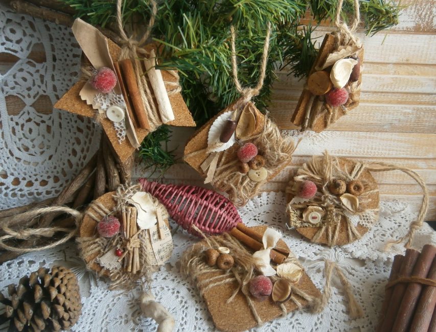 Natural compositions of rustic decorations