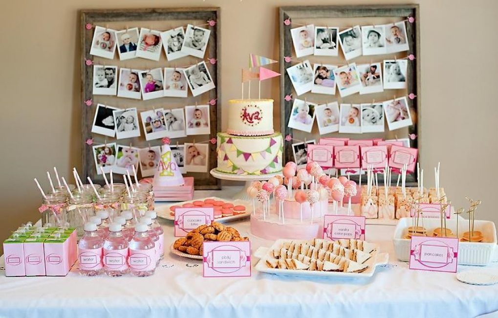 Themed table for kids with sweets