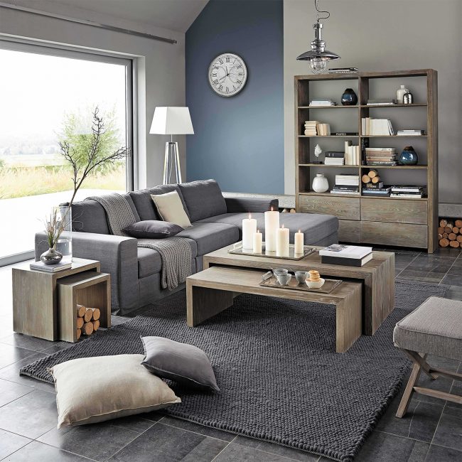 Bekväma möbler i en färg