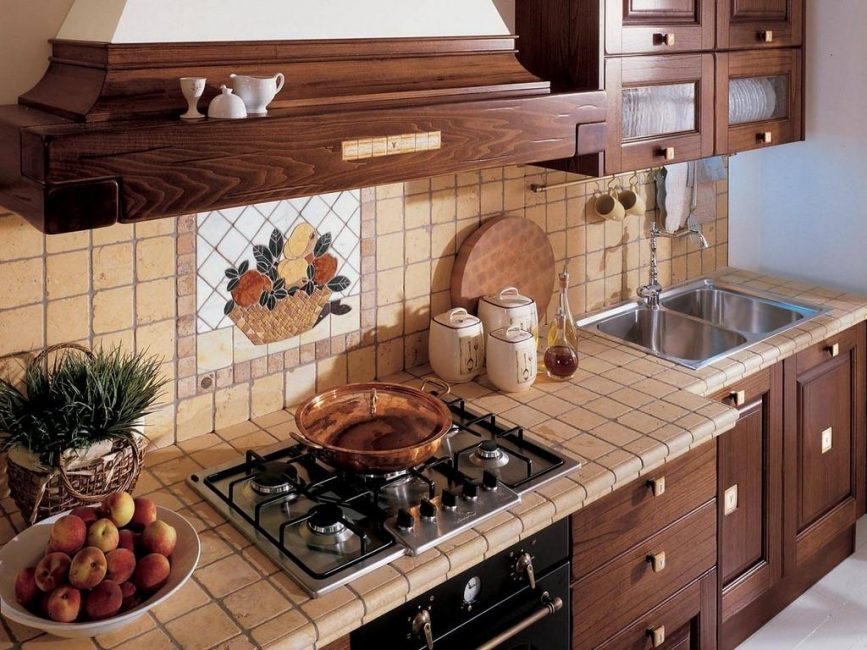 Terracotta tiles in the interior of the kitchen