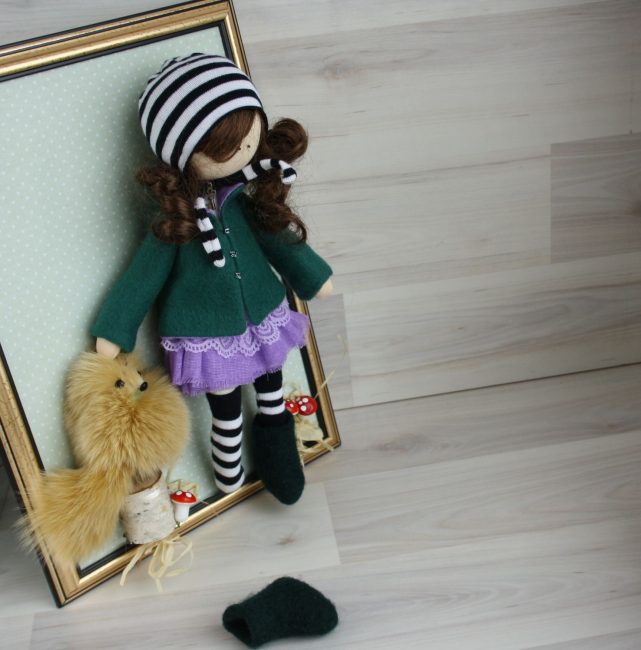 एक तैयार गुड़िया के रूप में इस्तेमाल किया जा सकता है या खुद से बनाया जा सकता है।