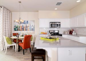 Como pendurar as fotos certas no interior da cozinha - 205+ (Foto) Idéias elegantes e bonitas