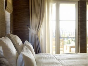 Design moderne des rideaux pour la chambre à coucher - Des détails importants que tout le monde devrait connaître
