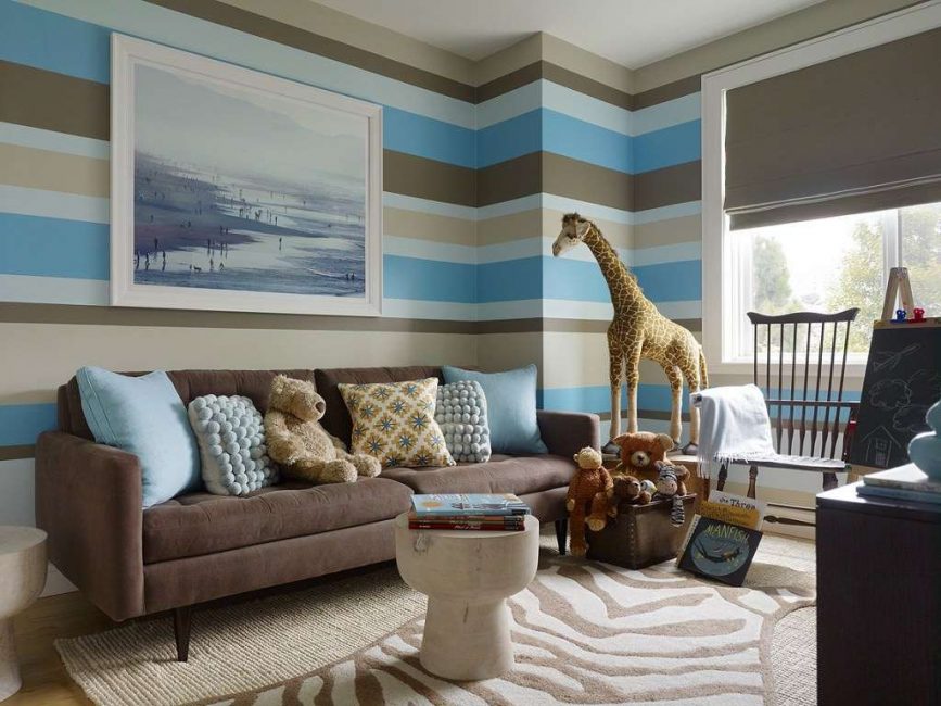 Brown and blue print in the living room