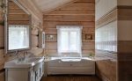 Badkamerontwerp in een houten huis (meer dan 200 foto's): doe-het-zelvers (plafond, vloer, muren)