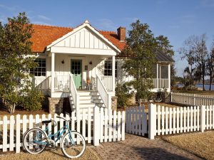Hek voor een privé houten huis: Hoe te kiezen? 200+ (Foto's) Prachtige opties