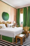 كيفية جعل غرفة النوم الخضراء الداخلية أفضل مكان للاسترخاء؟ 175+ (صور) خيارات التصميم (الستائر ، وورق الحائط ، والجدران)