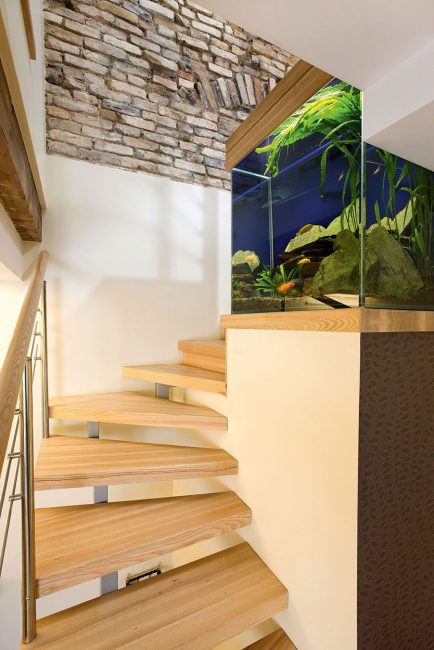 You can even install on the stairs - it looks no less beautiful