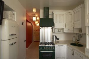 Wie nähern wir uns dem Design einer modernen Küche von 12 qm? 190+ Fotos von echten Ideen (eckige, rechteckige, quadratische Grundrisse)