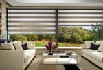 ¿Cómo elegir y colgar persianas en ventanas de plástico y madera? 220+ (Fotos) en el interior de la cocina, dormitorio, balcón