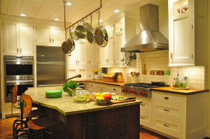 Kitchen interior with a niche: We decorate the kitchen space correctly (in the wall, under the window, in the corner)