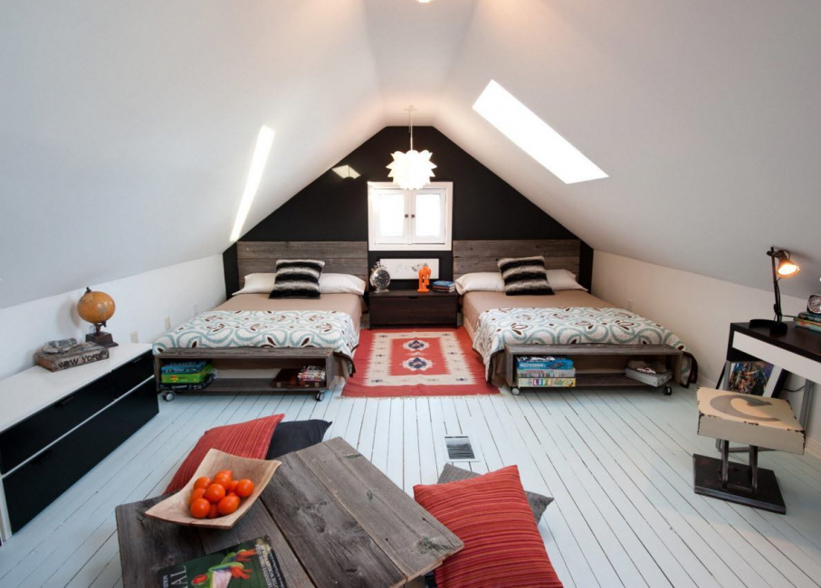 Çatı katı misafir odası olarak kullanılabilir.