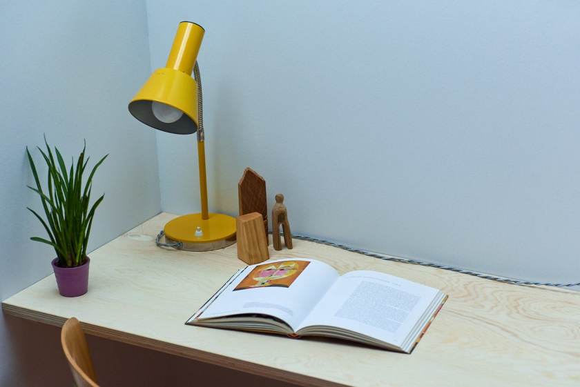 Lámpara para lámpara de mesa: un accesorio importante en cualquier interior (más de 160 fotos para el baño, la cocina, la sala de estar)