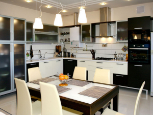 Ánh sáng thích hợp trong nhà bếp: Các tùy chọn hiện đại cho thiết kế ấm cúng (155+ Ảnh)