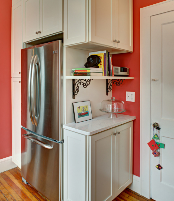 Intérieur de cuisine avec une niche: nous décorons correctement l'espace de la cuisine (dans le mur, sous la fenêtre, dans le coin)