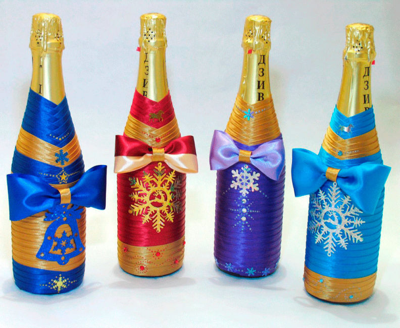 Decoupage de garrafas populares ultimamente, especialmente no Ano Novo