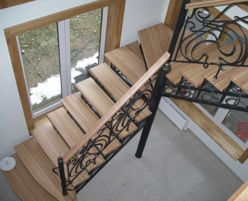 Escada de metal elegante e elegante para a sala de estar