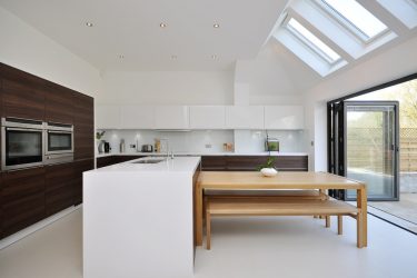 Idées de design de cuisine dans une maison privée: plus de 130 photos et options d'aménagement
