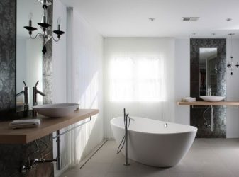 Phòng tắm bằng acrylic hoặc gang: Ưu và nhược điểm (160+ Ảnh). Lựa chọn nào tốt hơn?