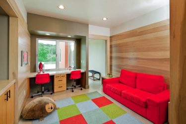 Yumuşak bir kanepeye sahip bir çocuk odası tasarlayın: Nasıl ve nereye koymalıyım?