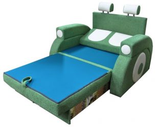 Concevez une chambre d'enfants avec un canapé moelleux: comment et où dois-je le placer?