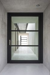 الأبواب مع إدراج الزجاج: 180+ (صور) خيارات البلاستيك والخشب والألومنيوم (مدخل ، الداخلية ، كوبيه)