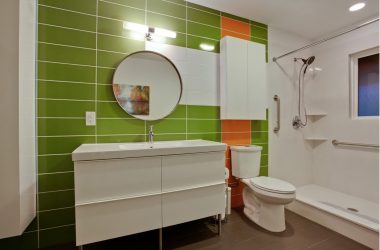 शौचालय और बाथरूम के लिए कौन से दरवाजे बेहतर हैं? अपनी पसंद के लिए 170 विकल्प (ग्लास, प्लास्टिक, स्लाइडिंग)