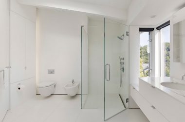 ประตูห้องน้ำและห้องน้ำไหนดีกว่ากัน? 170 ตัวเลือกสำหรับตัวเลือกของคุณ (แก้วพลาสติกบานเลื่อน)