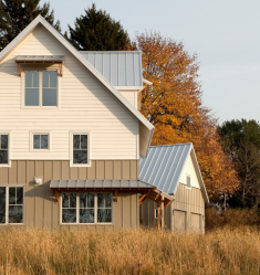 Красиви фронтони на къщи: Довършителни и обшивки. Как да се справим по-добре? (150+ снимки)