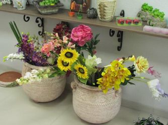 Flores artificiais para interiores de casa: Beleza por muitos anos (bouquets, composições, ekibany)
