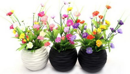 Konstgjorda blommor för heminredning: Skönhet i många år (buketter, kompositioner, ekibany)