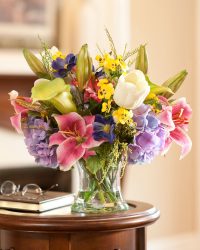 Konstgjorda blommor för heminredning: Skönhet i många år (buketter, kompositioner, ekibany)
