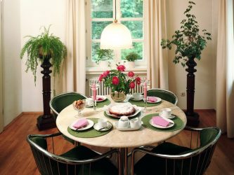Fiori artificiali per l'interno di casa: la bellezza per molti anni (mazzi di fiori, composizioni, ekibany)