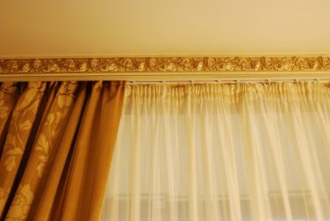 Eaves för gardiner: behöver eller lyx? Vilken är bättre och bekvämare? (265 + bilder)