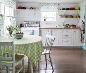 Entwerfen Sie lambrequin Vorhänge in der Küche (145 + Foto): keine einfache, aber überschaubare Aufgabe der Registrierung