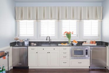 Design de cortinas de lambrequim na cozinha (145 + Foto): não é uma tarefa fácil, mas factível de registro