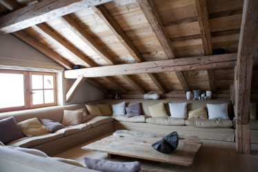 Come attrezzare il piano attico in casa: caratteristiche che devono essere prese in considerazione (170+ foto della camera da letto, bagno, asilo nido)