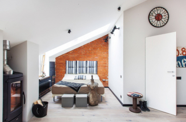 Come attrezzare il piano attico in casa: caratteristiche che devono essere prese in considerazione (170+ foto della camera da letto, bagno, asilo nido)