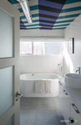 बाथरूम में खिंचाव छत के पेशेवरों और विपक्ष: सबसे अच्छा समाधान या फैशन? (125+ फोटो)