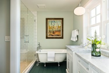 욕실을 붙일 최고의 벽지는 무엇입니까? 액체, 비닐, 세탁, 습기 방지 - 가장 실용적인 것을 선택하십시오 (115+ 사진)