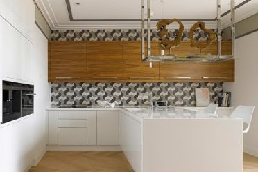 Trang trí tường trong nhà bếp: 205+ Tùy chọn ảnh (tấm, gỗ, thạch cao). Làm thế nào để kết hợp thực tế với thẩm mỹ?