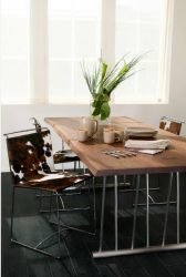 रसोई में ओवल टेबल - किसी भी इंटीरियर के लिए सार्वभौमिक संस्करण (210+ स्लाइडिंग, कांच और लकड़ी के मॉडल की तस्वीरें)