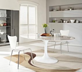 طاولة بيضاوية في المطبخ - إصدار عالمي لأي تصميم داخلي (210+ صور من النماذج المنزلقة والزجاجية والخشبية)