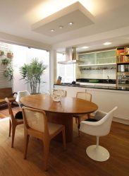 Tavă ovală în bucătărie - Versiune universală pentru orice interior (210+ Fotografii de modele glisante, din sticlă și din lemn)