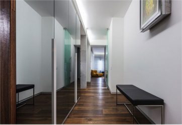 Tuiles sur le sol dans le couloir (245+ Photos) - Comment choisir et mettre? Options modernes et belles