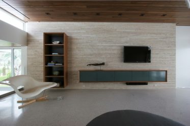벽면의 TV 선반 (295+ 사진) : 디자인 뉘앙스 (힌지, 코너, 유리)