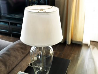 Normas de diseño de iluminación: Lámparas de mesa para la mesa. Las mejores opciones para todos.
